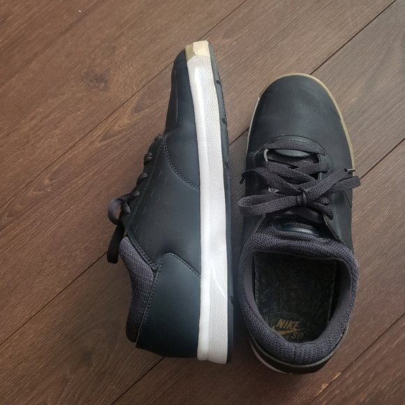 HP. Nike SB Zoom Air Sneakers - Picture 5 of 14